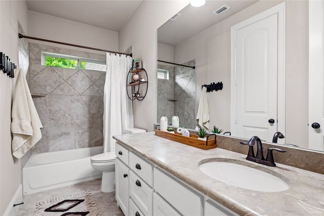 655 Creekway Drive, Irving, TX 75039