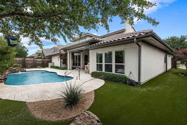 655 Creekway Drive, Irving, TX 75039