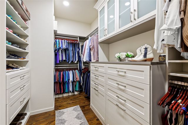 655 Creekway Drive, Irving, TX 75039