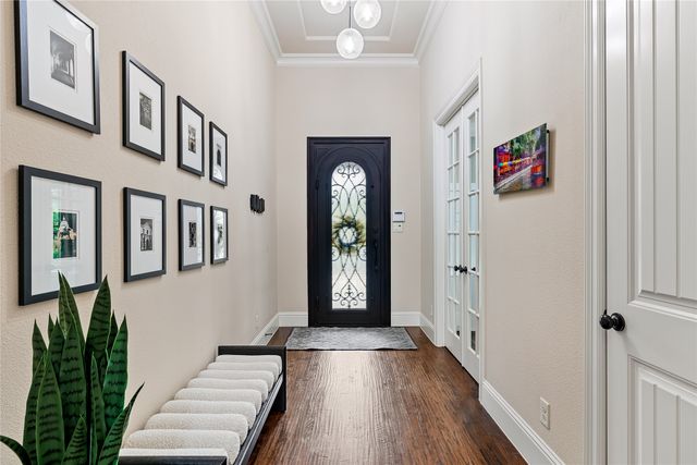 655 Creekway Drive, Irving, TX 75039