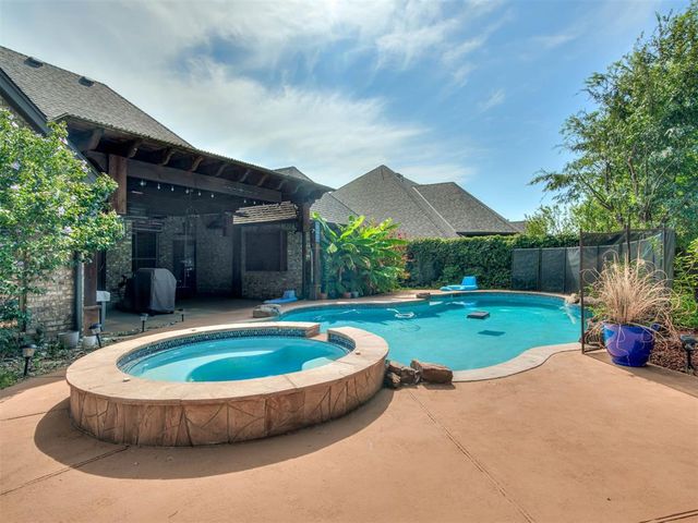 17021 Holly Burn Circle, Edmond, OK 73012