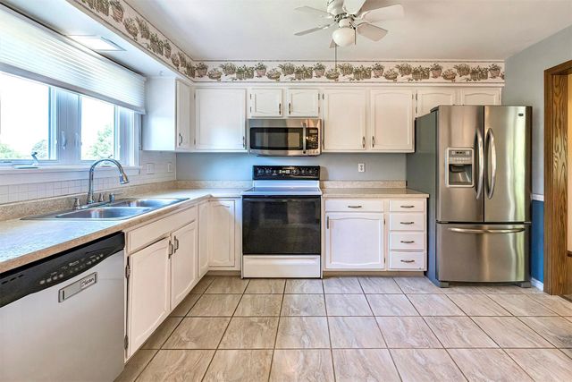 3726 GREENLAWN Avenue, Erie, PA 16510
