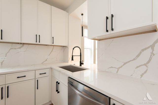 1441 N Kolin Avenue, Chicago, IL 60651
