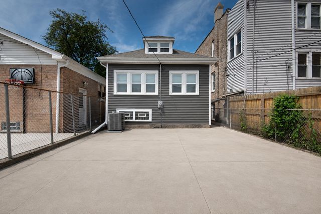 1441 N Kolin Avenue, Chicago, IL 60651