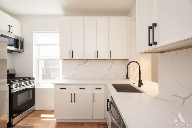 1441 N Kolin Avenue, Chicago, IL 60651