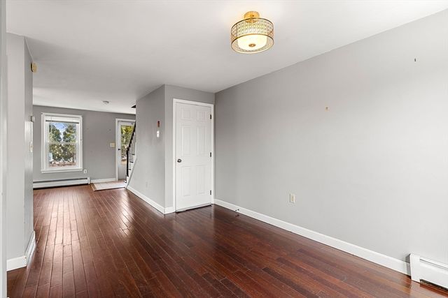 233 Hilldale Ave 233, Haverhill, MA 01832