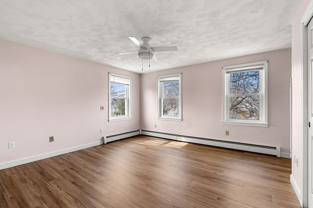 233 Hilldale Ave 233, Haverhill, MA 01832