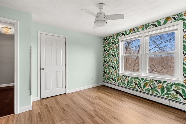 233 Hilldale Ave 233, Haverhill, MA 01832