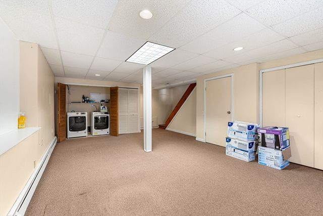 233 Hilldale Ave 233, Haverhill, MA 01832