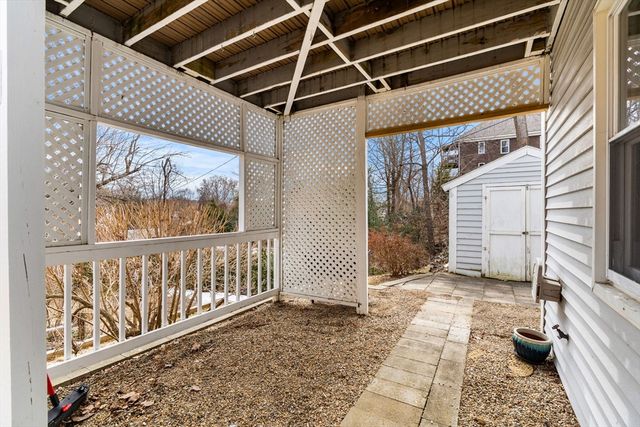 233 Hilldale Ave 233, Haverhill, MA 01832