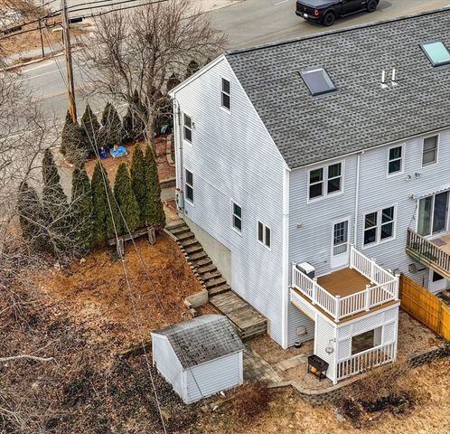 233 Hilldale Ave 233, Haverhill, MA 01832