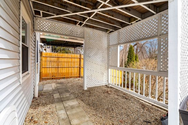 233 Hilldale Ave 233, Haverhill, MA 01832