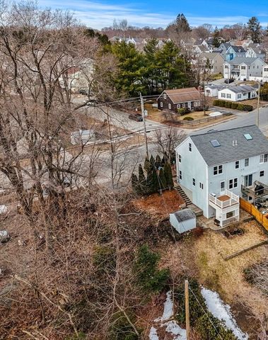 233 Hilldale Ave 233, Haverhill, MA 01832