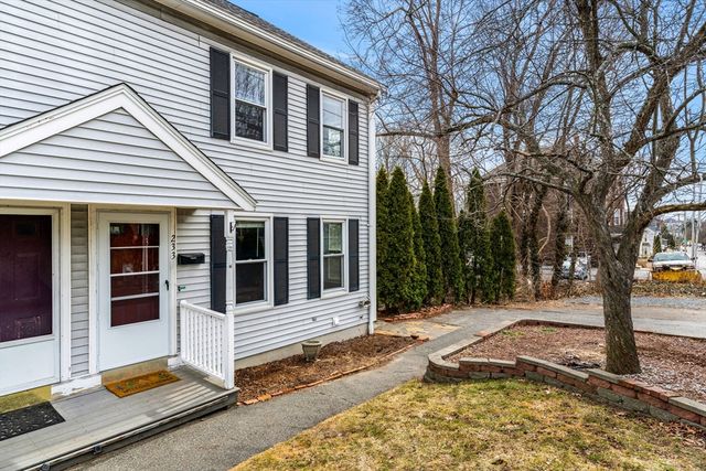 233 Hilldale Ave 233, Haverhill, MA 01832