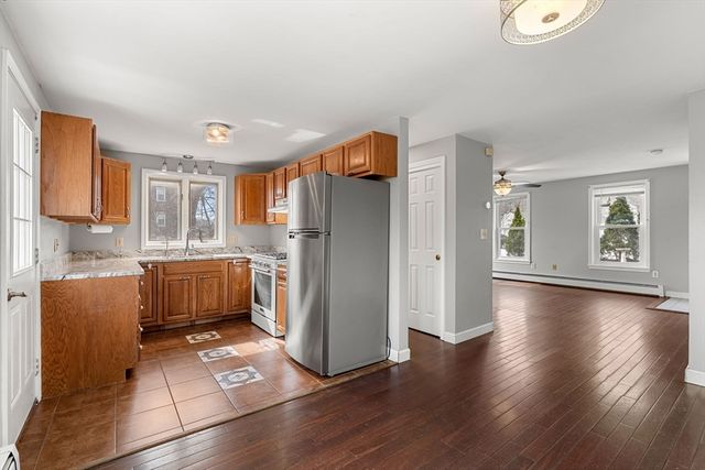 233 Hilldale Ave 233, Haverhill, MA 01832