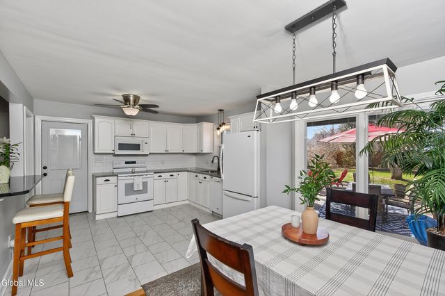 1464 Dalton Drive, Schenectady, NY 12308