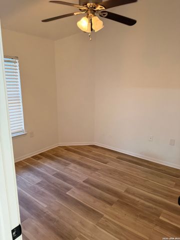 2410 Pendant Oak, San Antonio, TX 78232