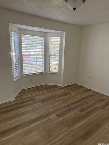 2410 Pendant Oak, San Antonio, TX 78232