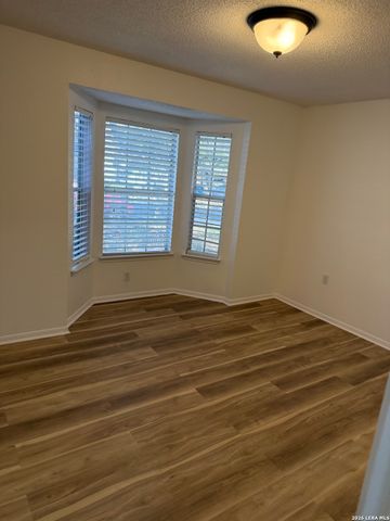 2410 Pendant Oak, San Antonio, TX 78232