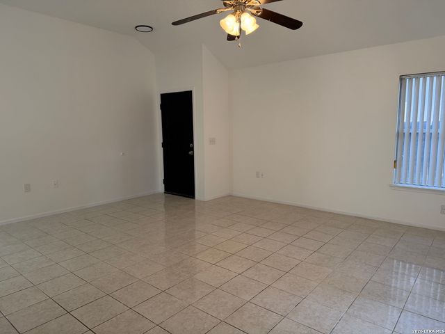 2410 Pendant Oak, San Antonio, TX 78232