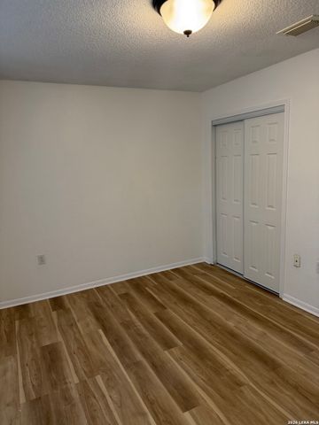 2410 Pendant Oak, San Antonio, TX 78232