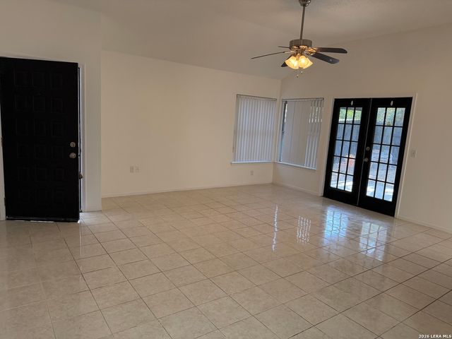 2410 Pendant Oak, San Antonio, TX 78232