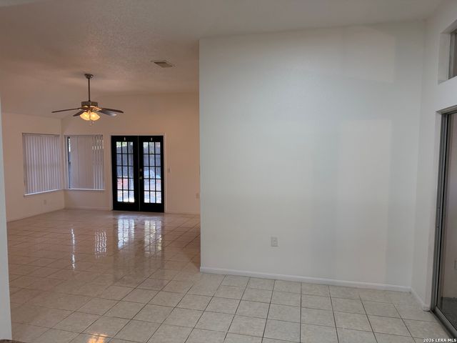2410 Pendant Oak, San Antonio, TX 78232