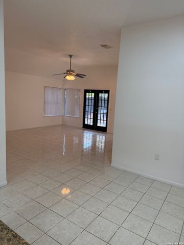 2410 Pendant Oak, San Antonio, TX 78232