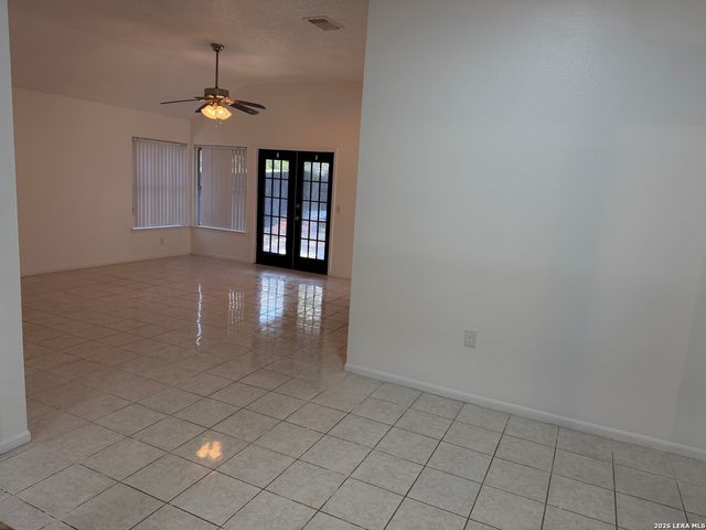 2410 Pendant Oak, San Antonio, TX 78232