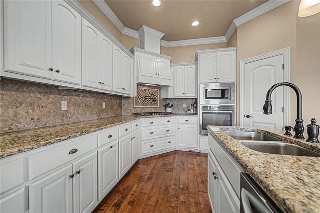 6302 46th Boulevard, Rogers, AR 72758