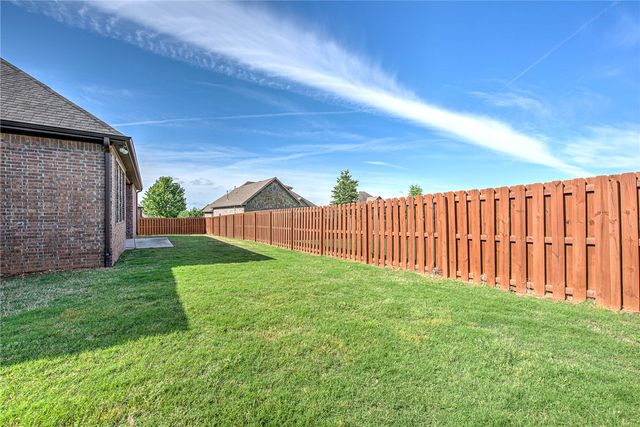 6302 46th Boulevard, Rogers, AR 72758