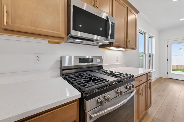 40704 Pessi Road, Magnolia, TX 77354