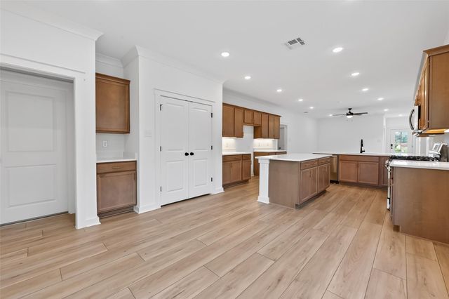 40704 Pessi Road, Magnolia, TX 77354