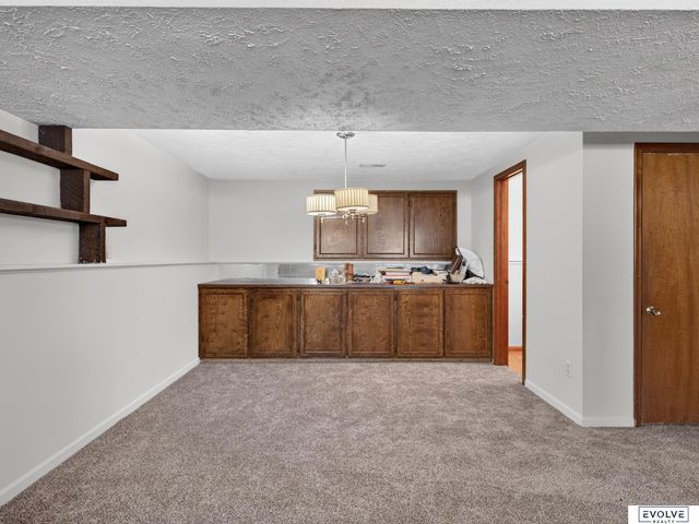 1724 N 107Th Avenue, Omaha, NE 68114