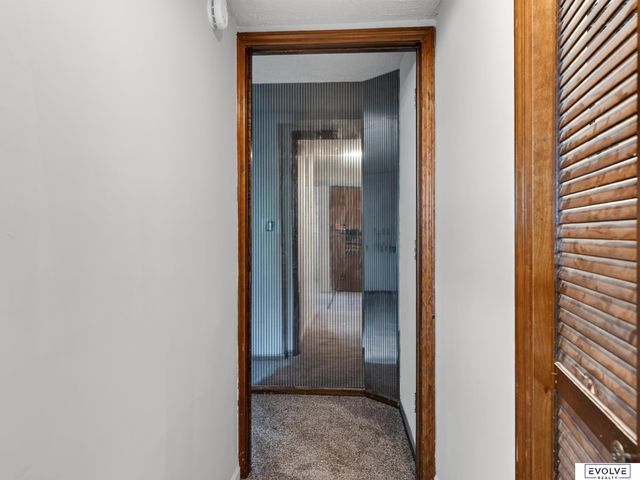 1724 N 107Th Avenue, Omaha, NE 68114