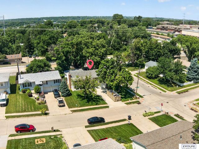1724 N 107Th Avenue, Omaha, NE 68114