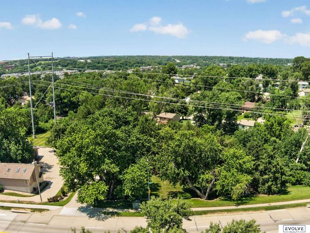 1724 N 107Th Avenue, Omaha, NE 68114