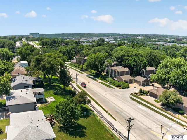 1724 N 107Th Avenue, Omaha, NE 68114