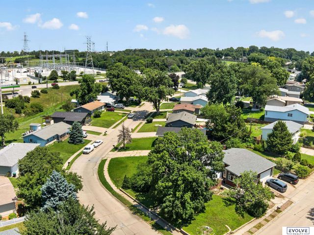 1724 N 107Th Avenue, Omaha, NE 68114