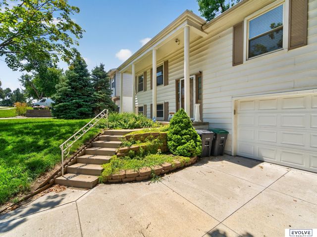 1724 N 107Th Avenue, Omaha, NE 68114