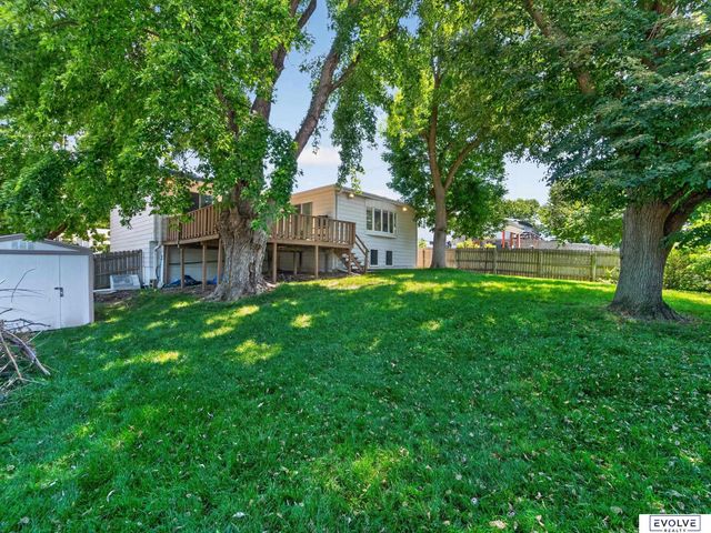 1724 N 107Th Avenue, Omaha, NE 68114