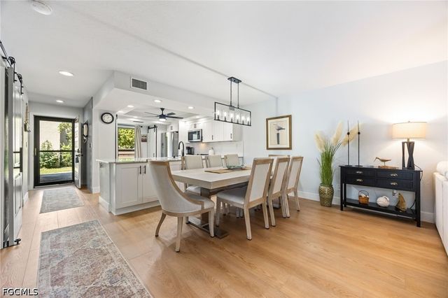 104 Pinebrook DR, Fort Myers, FL 33907