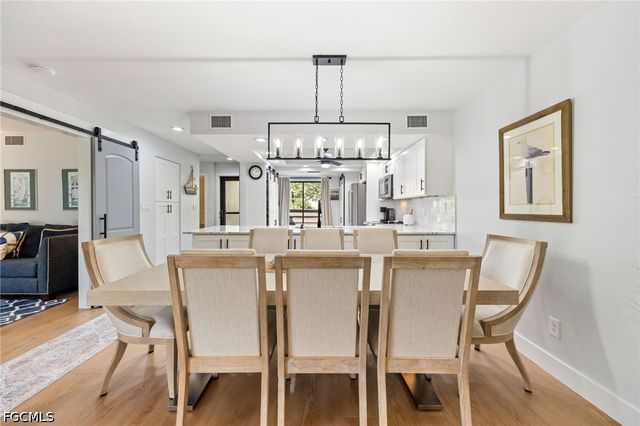 104 Pinebrook DR, Fort Myers, FL 33907