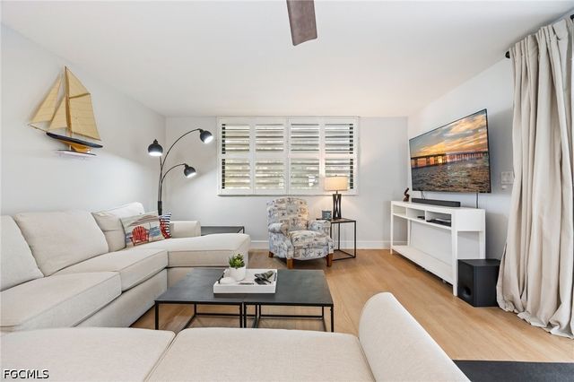 104 Pinebrook DR, Fort Myers, FL 33907