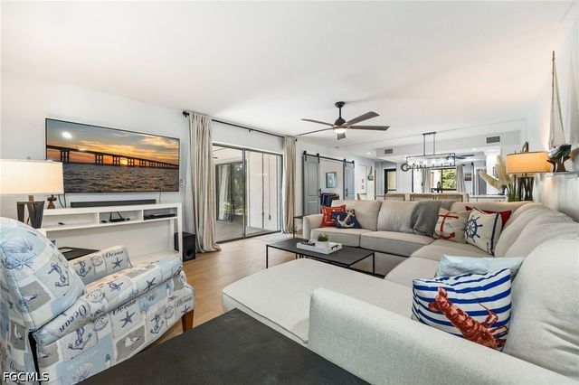 104 Pinebrook DR, Fort Myers, FL 33907