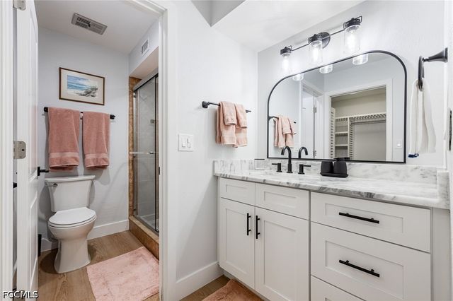 104 Pinebrook DR, Fort Myers, FL 33907