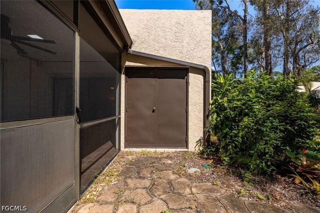 104 Pinebrook DR, Fort Myers, FL 33907