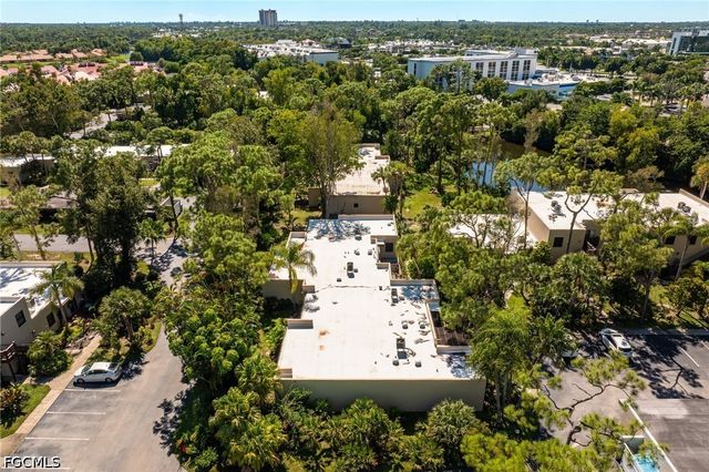 104 Pinebrook DR, Fort Myers, FL 33907