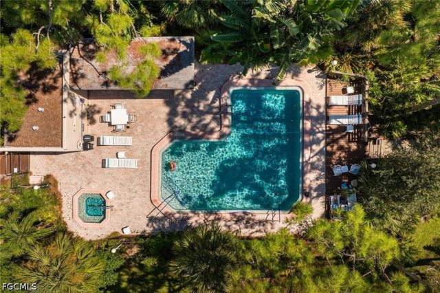 104 Pinebrook DR, Fort Myers, FL 33907