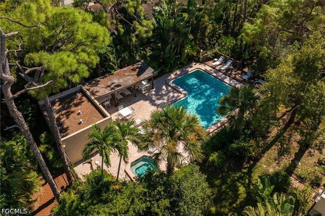 104 Pinebrook DR, Fort Myers, FL 33907